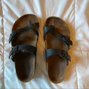 Black Mayari Birkenstock’s